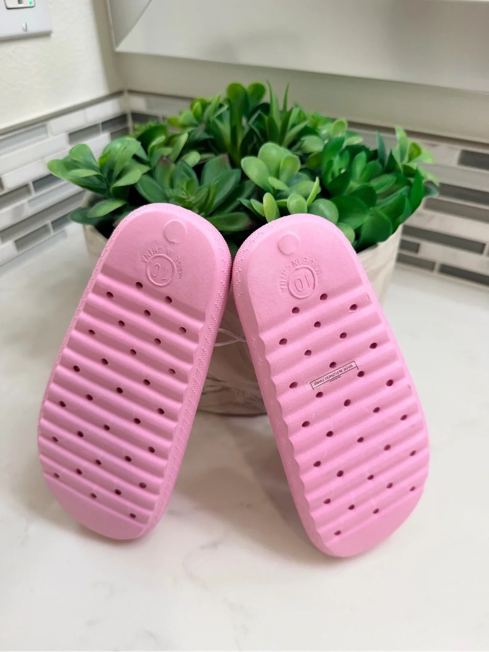Disney Minnie Mouse Pink Girls Sandals Size 10